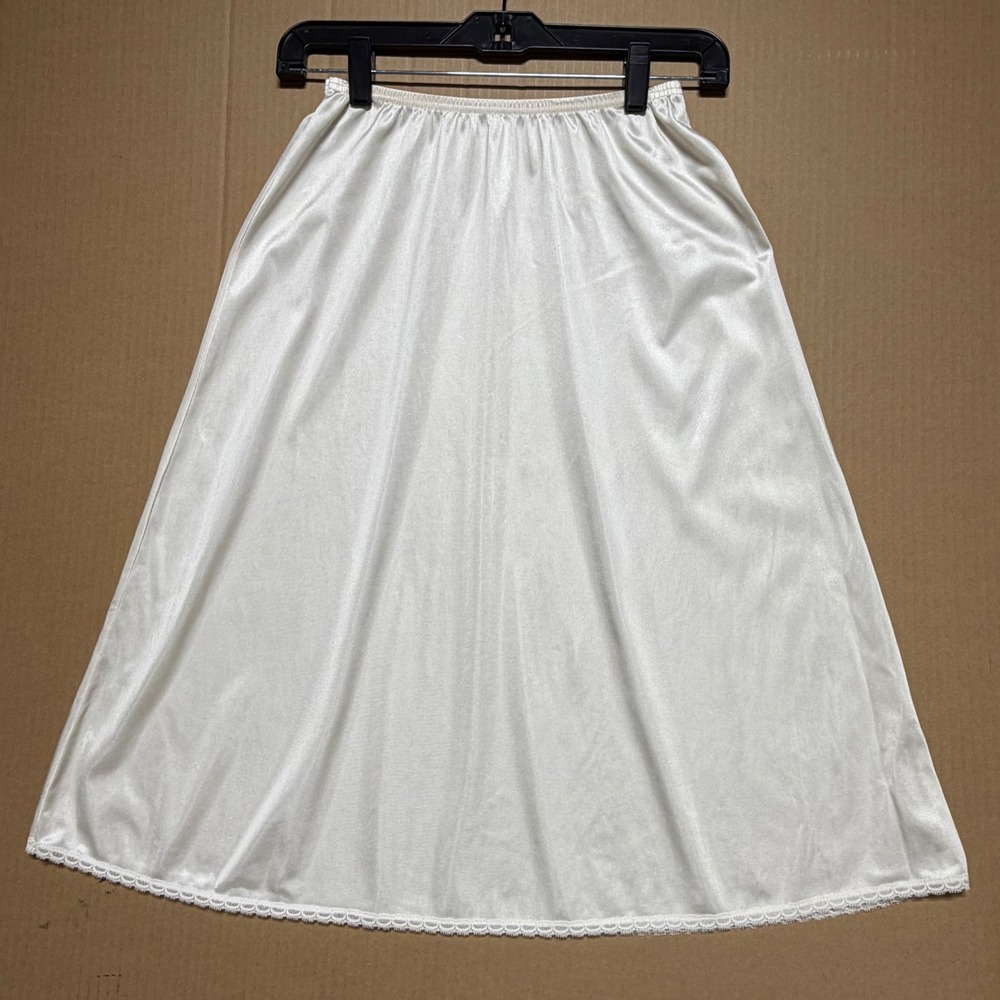 Vanity Fair Vintage Half Slip Ivory Nylon Scalloped Lace Trim Midi Length USA - Picture 2 of 8